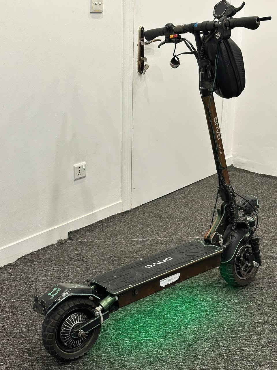 السلام عليكم
سكوتر onvo ov 013 x plus صناعه تركيه🇹🇷
السكوتر يجي دفع كلي dual motor 🔥
يجي ضمن فئه hyper offroad scooter
تجي بطاريه ليثيوم ايون (تكون أغلى من الليثيوم فوسفات الحديد)
يجي سرعه 55 حقيقي 100‎%‎ مع تسارع من 0 لل55 ب 7.5 ثانيه او اقل (حسب الوزن)🔥
يمشي مسافه من 50-60 كيلو حسب السرعه🔥
نظام سويچ
شاشه 3 سرعات
نظام تخفيف السرعه على الطسات 

طبعا السكوتر عليه عده تزويدات 
1-مكينه خلفيه 2000 واط ومكينه إماميه 1000 واط(يعني المجموع 3000 واط)🔥

2-عقول (DC controller dual high power )🔥

3-سستم اضائه على البور بانك 

السعر 650 الف دينار.      علما سعر الجديد 11 ورقه بدون التزويد
ملاحضه⚠️(السكوتر لا يصلح لعمر اقل من 15 سنه)بسبب قوه

عنوان بغداد للاستفسار على الواتساب ***********
