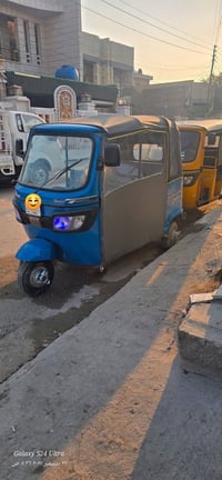 شباب تكاتك للبيع الزركه 21 والصفره 20 لوحه وسنويه شرط التحويل الكشر كف...