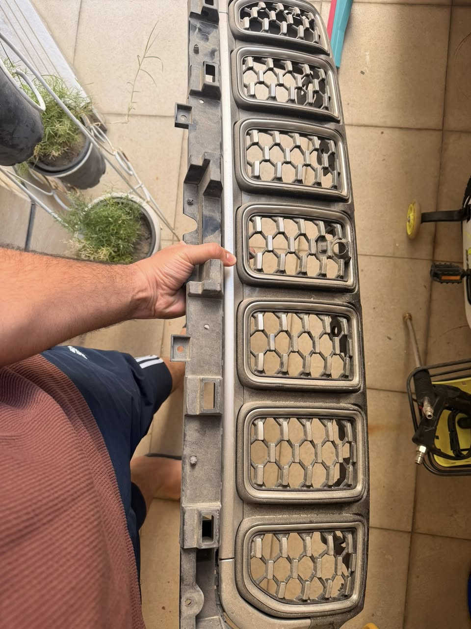 شباك امامي جيب سومت شكل الجديد ٧ راكب مع نيكلات  كامل اصلي بي مكان النايت فشن (الناظور الليلي) ومكان الكامرة الامامية بدون شخط جديد واصلي وكالة
للبيع 

***********
