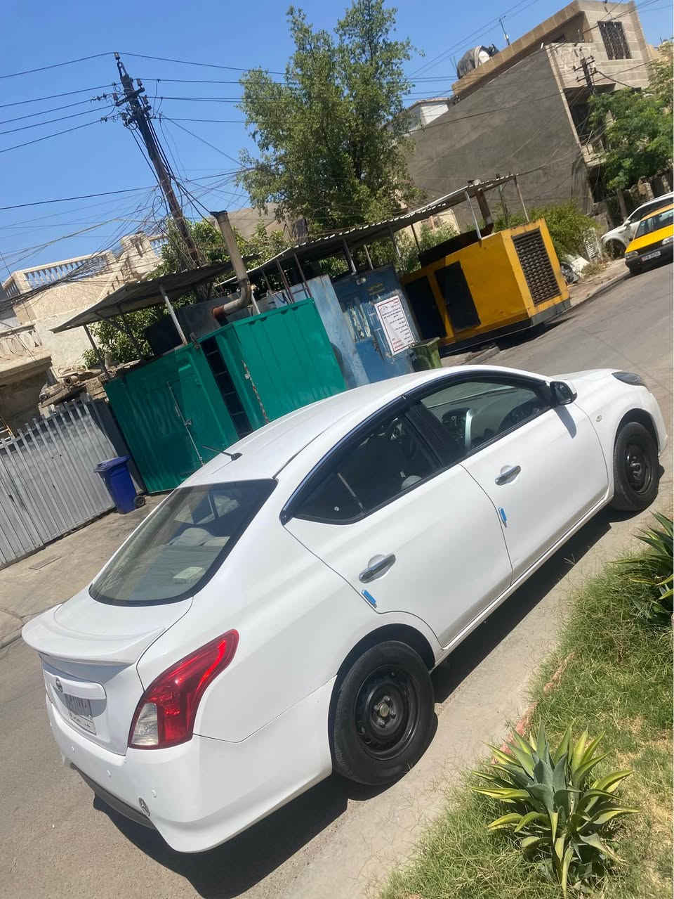 🚗 للبيع — نيسان سني 2019 (بغداد)
سيارة نظيفة على ايدي ماخذها زيرو ومستخدمة استخدام مرتب، جاهزة للاستخدام اليومي بدون أي صرف 👌
🔹 المواصفات:
 ● حساسات خلفية
 ● تحكم بالستيرن
 ● نظام ABS
🔹 الحالة:
 ● سنوية جديدة باسمي (تحويل فوري ثاني يوم)
 ● محرك + كير + كهربائيات بحالة ممتازة (مكفولة)
 ● تبريد ثلج ❄️
 ● دهن منتظم بزيت كاسترول + بنزين محسن فقط
 ● ممشى 153 ألف (استعمال نظيف)
💰 السعر: 9700 دولار (قابل للتفاوض للجادين)
📍 الموقع: حي العدل
📞 للتواصل:  واتساب فقط *********** بغداد, العراق
