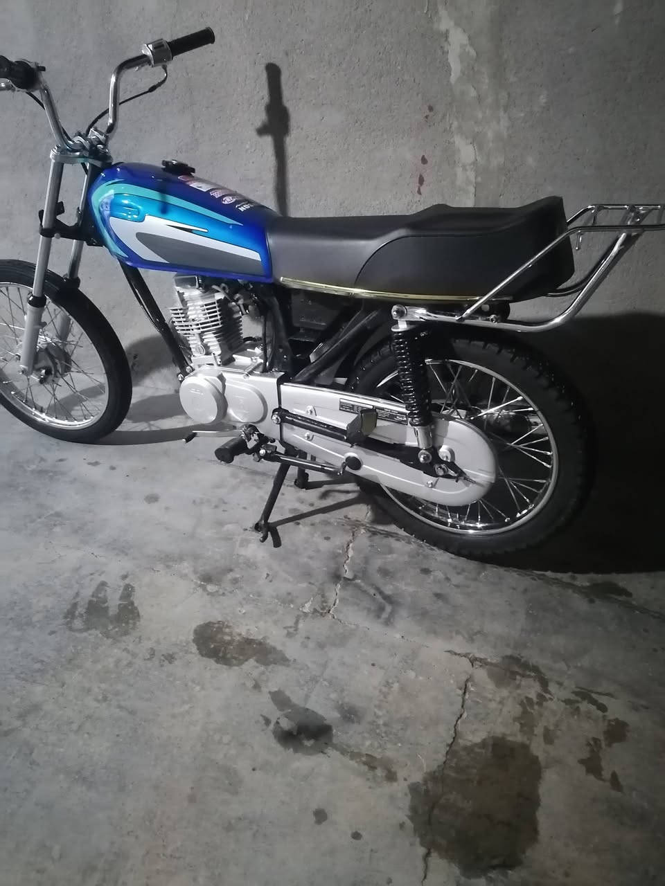 سلام عليكم دراجه للبيع نامه
تعمير 25 مكينه شلعه ومعدل شرط
دراجه كلك كلك كلك كلك
سعره 450 وبيه مجال لشراي لموشراي ليدخل


**إذا كنت صاحب هذا الإعلان وتريد حذفه لأي سبب، رجاءا أرسل رسالة إلى الدعم الفني**