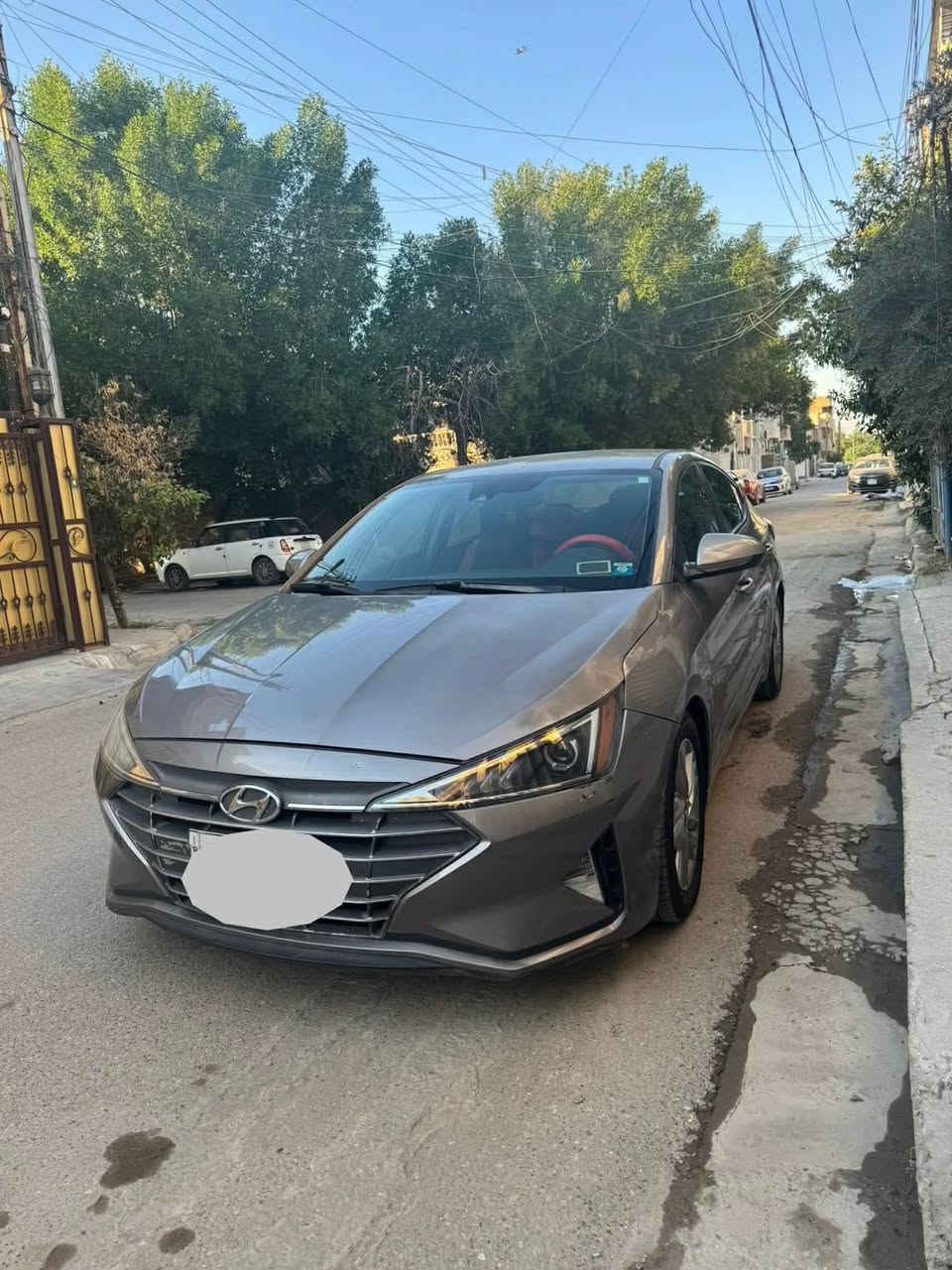 الانترا موديل ٢٠ للبيع وارد امريكي
محرك 2000 دوش 
كير (AT) 
السيارع مو فول
رقم بغداد 
مكان السيارع بغداد البنوك
***********
السعر 124 ومجال بسيط
