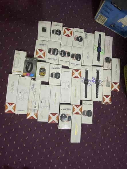 شلعة ساعات سمارت ٣١ قطعة كوالتي عالي عربي انكليزي كلهن شغالات انطيك بيهن ضمان
ب ٢٢٥ الف 

مكاني بغداد ومتاح توصيل لجميع انحاء العراق
رقمي ***********
