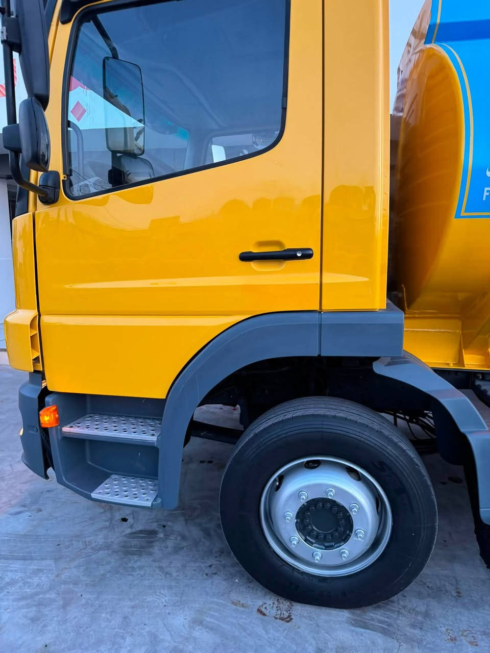 للبيع بؤ فروشتن
اتيكو تنكر ماء 10000الف لتر
حجم 1518.  8برغي.    4 سلندر 
مجموعه سبرينك 
موديل2006
عنوان اربيل طريق كركوك 
***********
