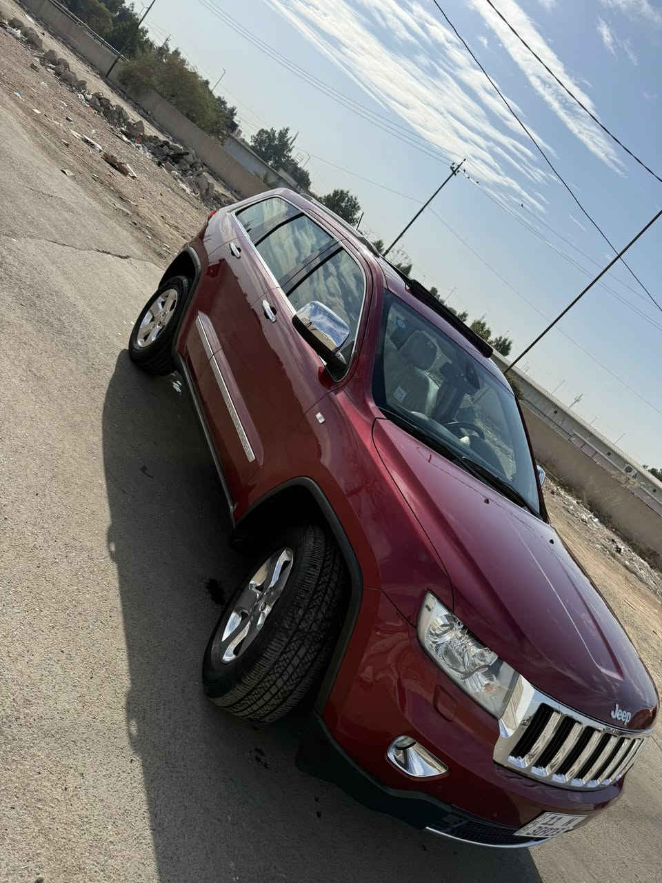 بسم الله الرحمن الرحيم
جيب كراند شروكي 2012 خليجي وكاله : لمتدد فئه VIB  السياره جديده وعلى أيد وحده السياره ماشيه 94 الف مكفوله عدا صبغ نص باب الصدر والباقي كفاله من الفتح و التبديل و الصبغ و المكينه والكير مكفولات 
و السونار مرفق مع الصور السياره رقم بغداد باسمي 
حتى السبير منازل 

موصفاتها: 🚗 
جنطه كهربائيه 
كرسي خزن ميموري 
AWD فور ويل 
داخل لون بيجي جلد 
بانوراما
كراسي امامي و خلفي تدفئه
بصمه
يدات أبواب نيكل 
ستيرن كهرباء + هيتر ستيرن 
حساسات اماميه خلفيه 
شاشه كبيره + كاميرا 
دخول ذكي 
بصمه أبواب 
مرايات شفط + قلاب 
زراك لايت
لايت زنون عدسه دواره 
تحكم ماوس 
وضعيات قياده 5 
كراسي 2 كهرباء
مانع انزلاق

باقي هواي مواصفات ما مذكوره 

سعر السياره💸 185 ورقه وبيه مجال 

مكاني بغداد 

للاستفسار ☎️ ***********
