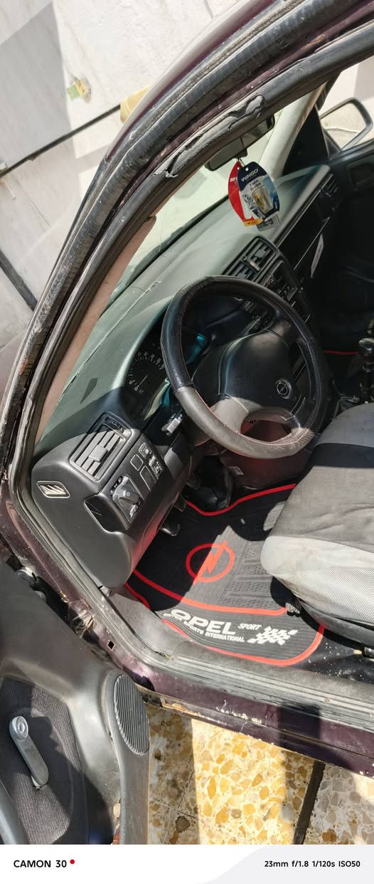 فرته للبيع 18 السعر 38 وبيها مجال قليل كربون بنزين معه رقم الماني السنه الي 2028 انا احب التواصل يخابرني على الموبايل***********
