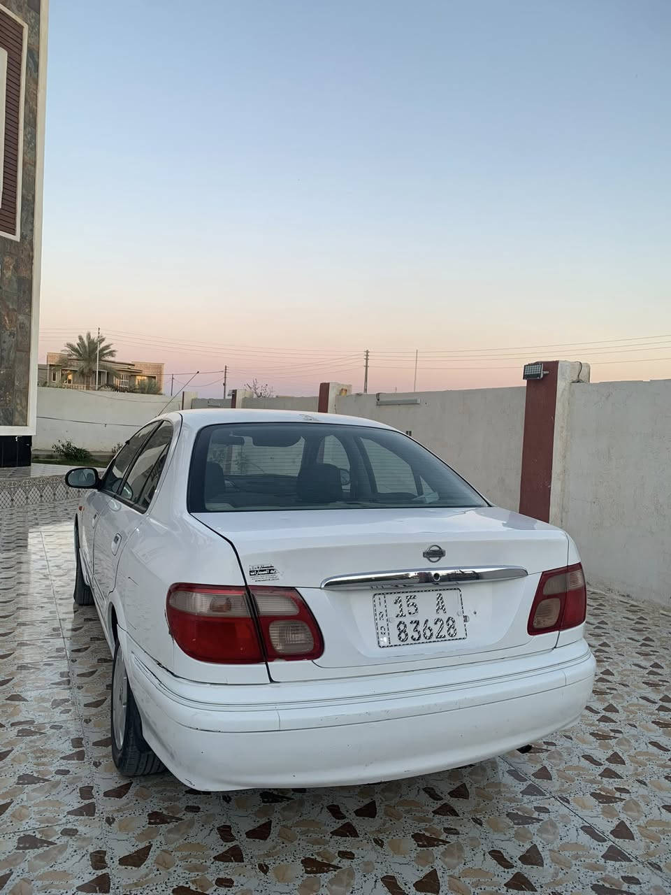 السلام عليكم  نيسان سني ٢٠٠٢ محدثه ٢٠٠٩ بجم سياره محرك اسود كير عادي جام  اوتوماتيك  مكفوله من ضربه من صبغ بيه بارد شي بسيط باب سايق السعر ٨٣ ورقه وبيه مجال 
***********
