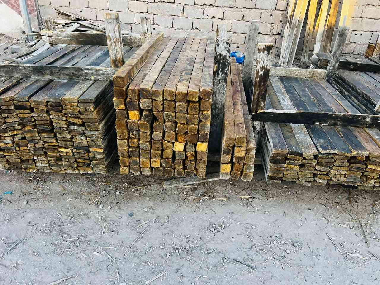 قالب لبيع يدك 225 متر انج تارس روسي مشتغل ثلاثه شغلات ***********
