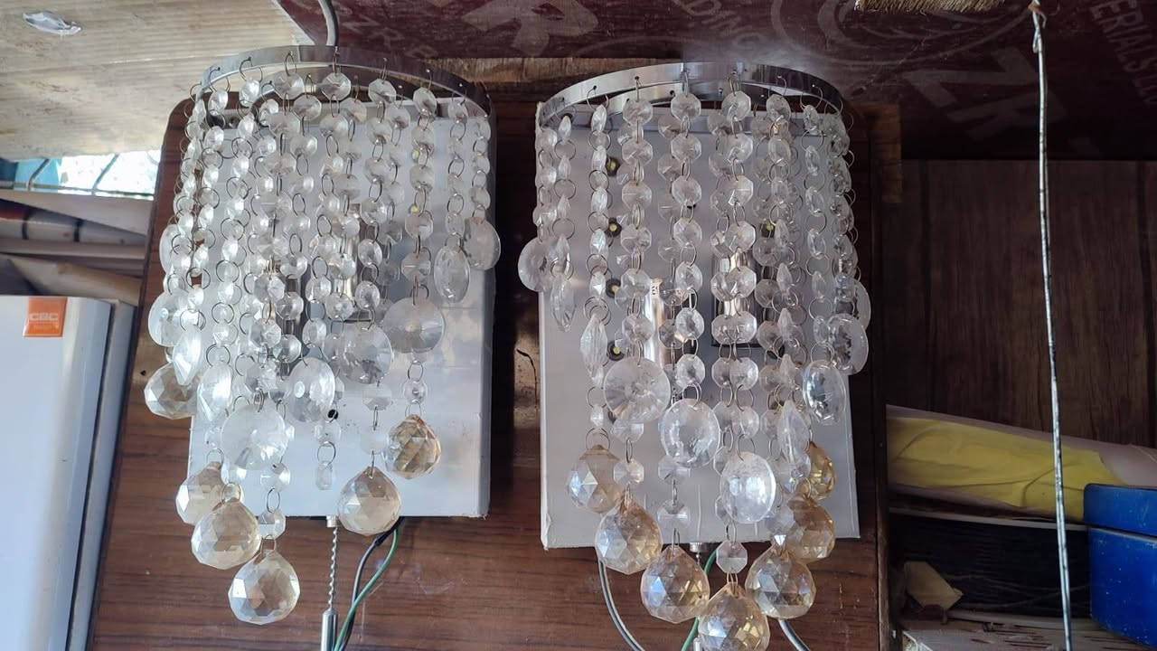 ثريات عدد 2 حجم الثرية كبير 60سنتم بدون كلوبات نظام ام بي ثري مع فوانيس عدد2
السعر 100 وبيهن مجال للطيبن
العنوان حي السلام للستفسار *********** النجف, العراق
