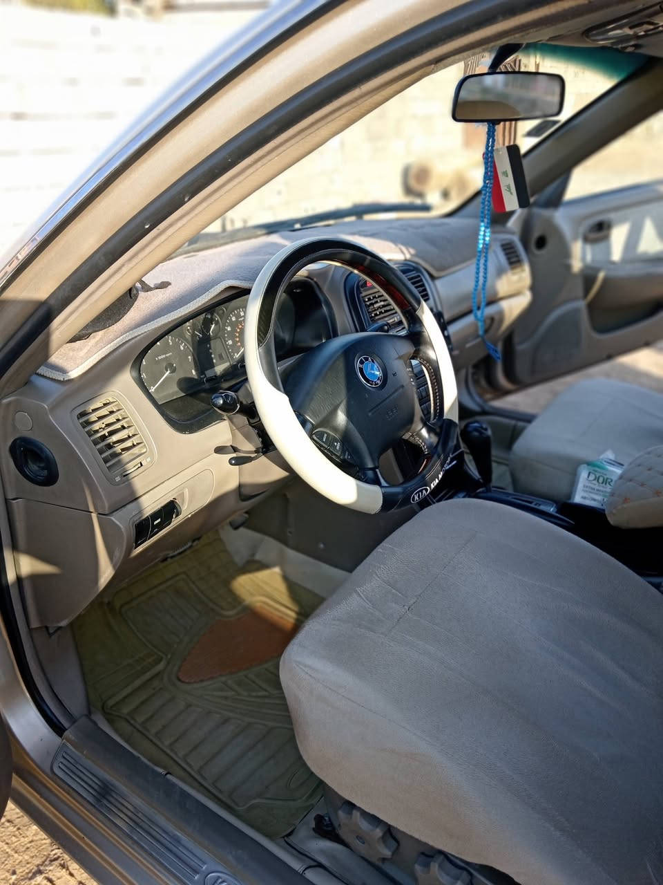 كيا اوبتيما موديل 2005نظيفه حيل وحلوه وخير من الله تدفىه تبريد ويه السويج رقم انكليزي الجديد هزه جديده تخم تايرات جديد بيه جراد بالبنيد  والقماره سنويه 2027 الشراي يتصل على الرقم *********** السياره موجوده بالكوت عارضه ب75 وبيه مجال بسيط واني بخدمتكم
