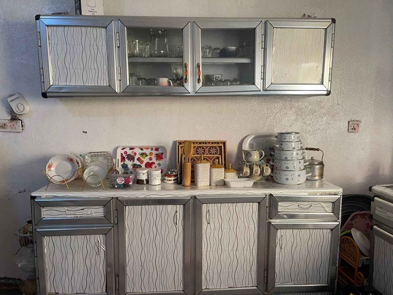 اثاث مستعمل للبيع
معرض و كاونتر وكنتور 
المعرض جديد نضافته 80٪ سعره 150
والكاونتر نضيف يحتاجله فقط يدات سعره 100وبي مجال
الكنتور نضيف خشب صاج فقط هم يدات يحتاجله سعره 125وبي مجال
وموجوده غراض للبيع بعد تانكيات مي/
كيزر /كونفريات /تنور ستيل/مغسله/ماطور ماء/بوفيا كبيره 3مترات كلهن اسعارهن مناسبه 
للاستفسار الاتصال على الرقم *********** او مراسله واتساب على نفس الرقم حياكم🤍
