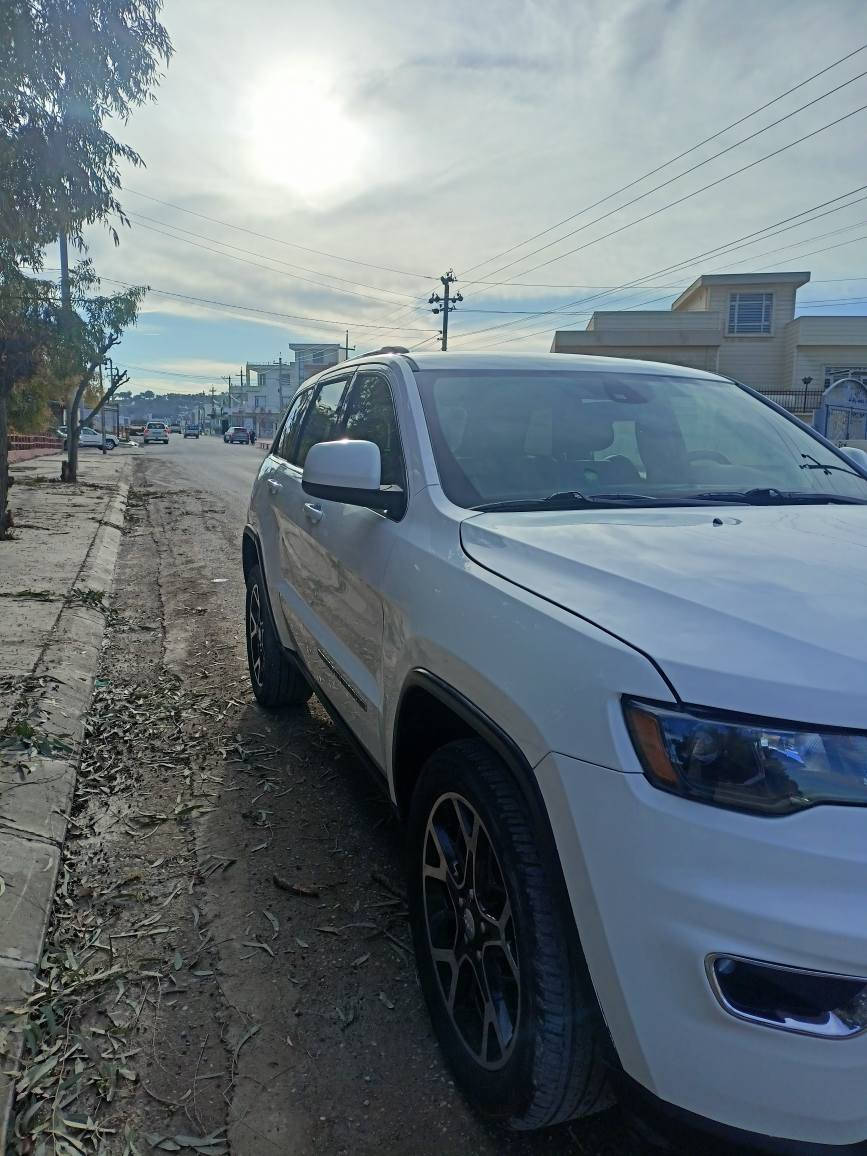 جیب لاریدۆ 2021 دەبڵ ئەکسل مواسەفات لاریدۆ 46هەزار مایڵ ڕۆشتوە سەنەوی ورەقەمی تازەیە سێ پارجەودوپەڵە بۆیاخی هەیە بەبێ ناوگردن پیشی کەپسە دوای دەعامیشی بویاخ نیەئیرباکی سیستەمە وکامل بویدانراوەتەوە بەشەرت
 کۆبۆنی بەنزینی هەیە 
سعری 198معاملە
***********
*********** شمشمل, السليمانية
