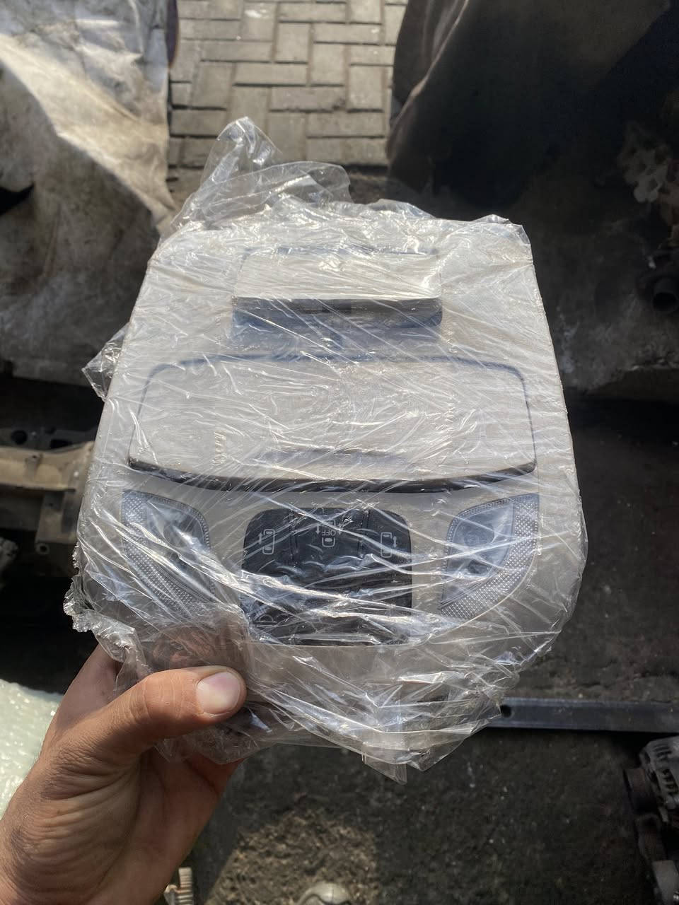 السلام عليكم
غراض باسفيكا 
زوج دبلات امامي مع السطاب اكسل 
طبلات امامية زوج 
يده كير مع كنترول تبريد 
براكيت امامي + خلفي 
الغراض وارد امريكي 
العنوان 📍: بغداد الطالبية مقابل بدالة 14 تموز 
للاستفسار على هذا الرقم:***********/***********
