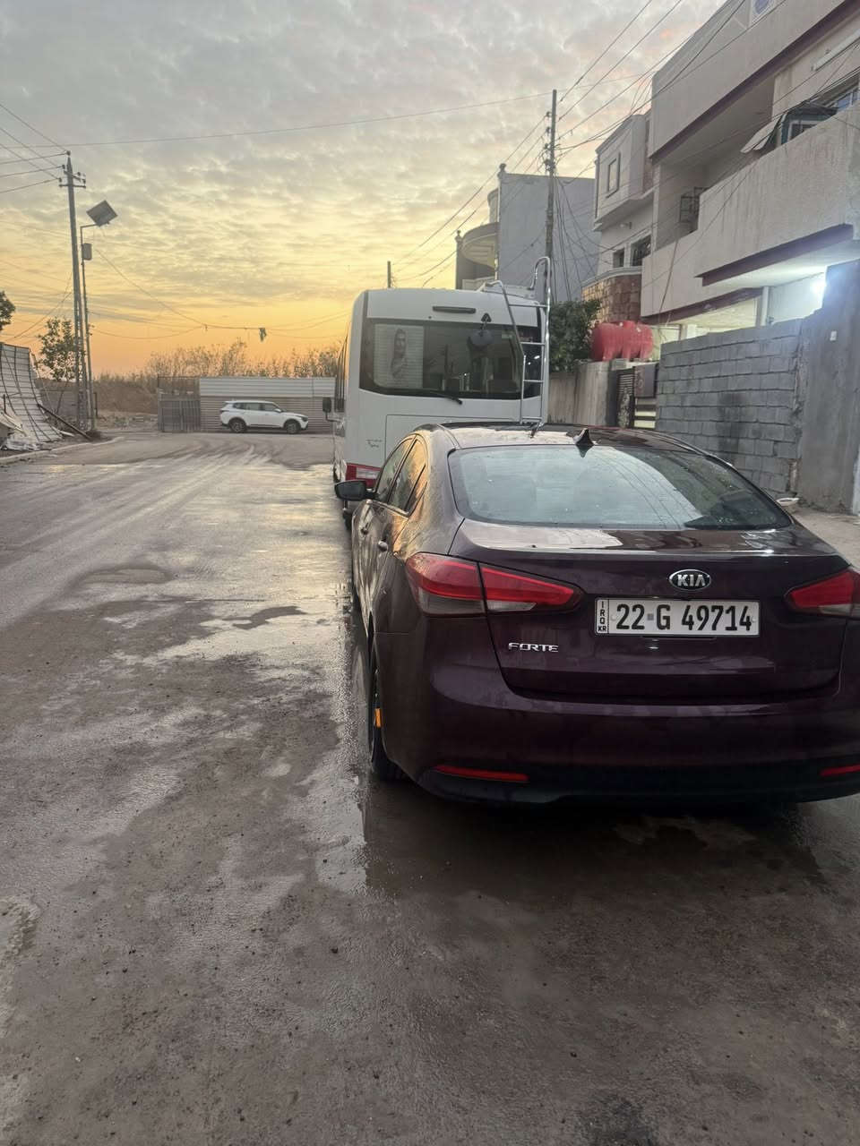 السلام عليكم 
فورتي موديل 17 وارد امريكي 
رقم اربيل بسمنه 
سنويه لحد 2029
سياره جاهزه من كلشي تدفئه تبريد 
محرك 2000 دوش
حادثه بنيد مصلح نفسه ودعاميه وجاملغ صبغ اثر شخوط
العنوان بغداد البياع 
السعر 115 وبيه مجال
***********
