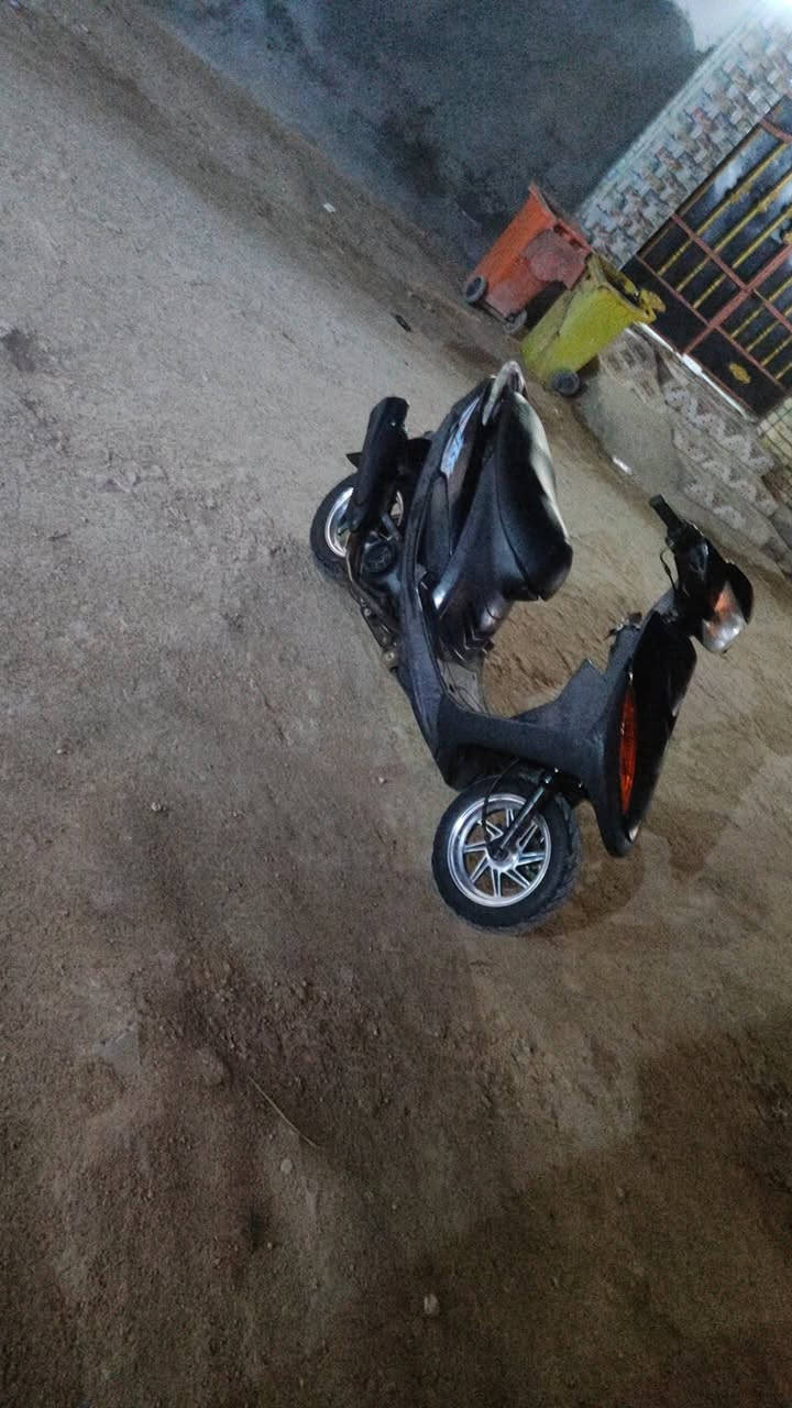 سلام عليكم شباب دراجه البيع ماكس نضيفه بوشه 55 كامله كله شغال وشلعه دراجه مال جناي وهذا رقمي ***********
