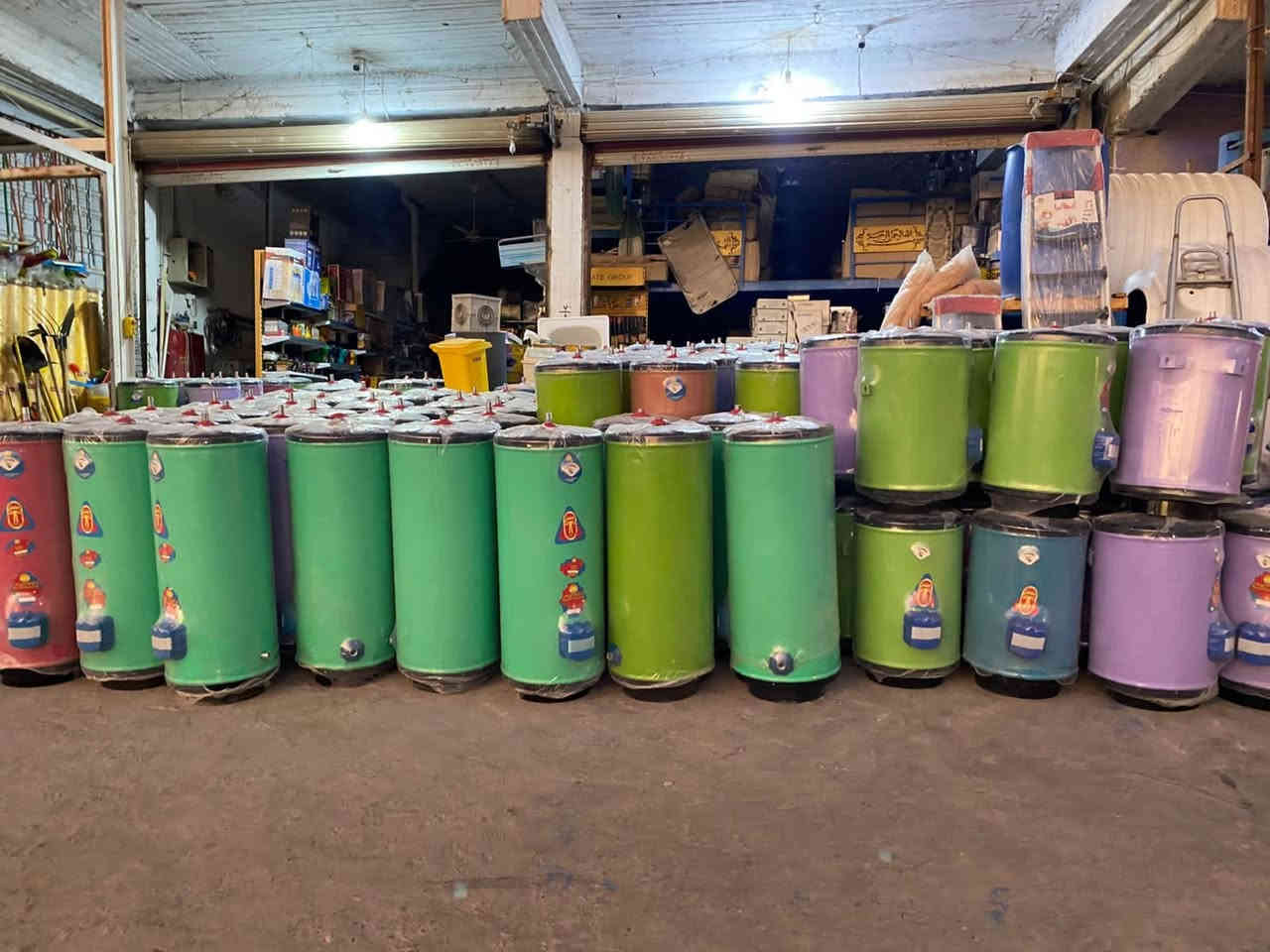 وصل لدينا سخان طحان  (١٦٠ لتر - ١٢٠ لتر - ٨٠لتر) (جمله--مفرد) العنوان طويريج شارع الجمعيه السايدين مقابل البو عزيز بجوار مذخر الأدويه ومدرسة الفضل الاهلي للاستفسار الاتصال( *********** - - ***********)
