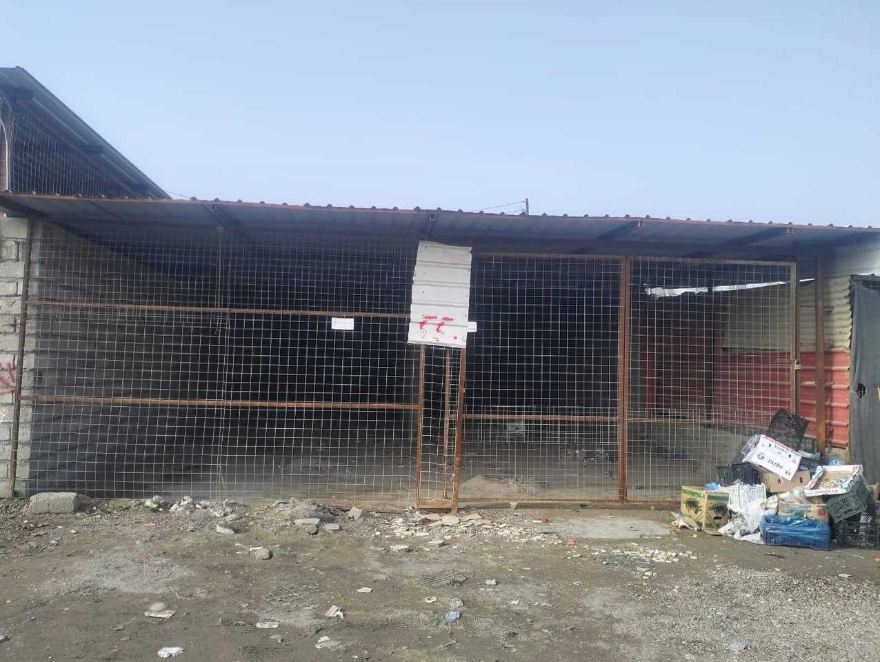 للبيع للبيع سقيفه جينكوو ثقيل 10×7 طول قطعه الجينكو استندر 7 متر الحديد كله شخاط جديده بعدها قبل شهرين سويتها وسعرها مناسب 
***********
***********
