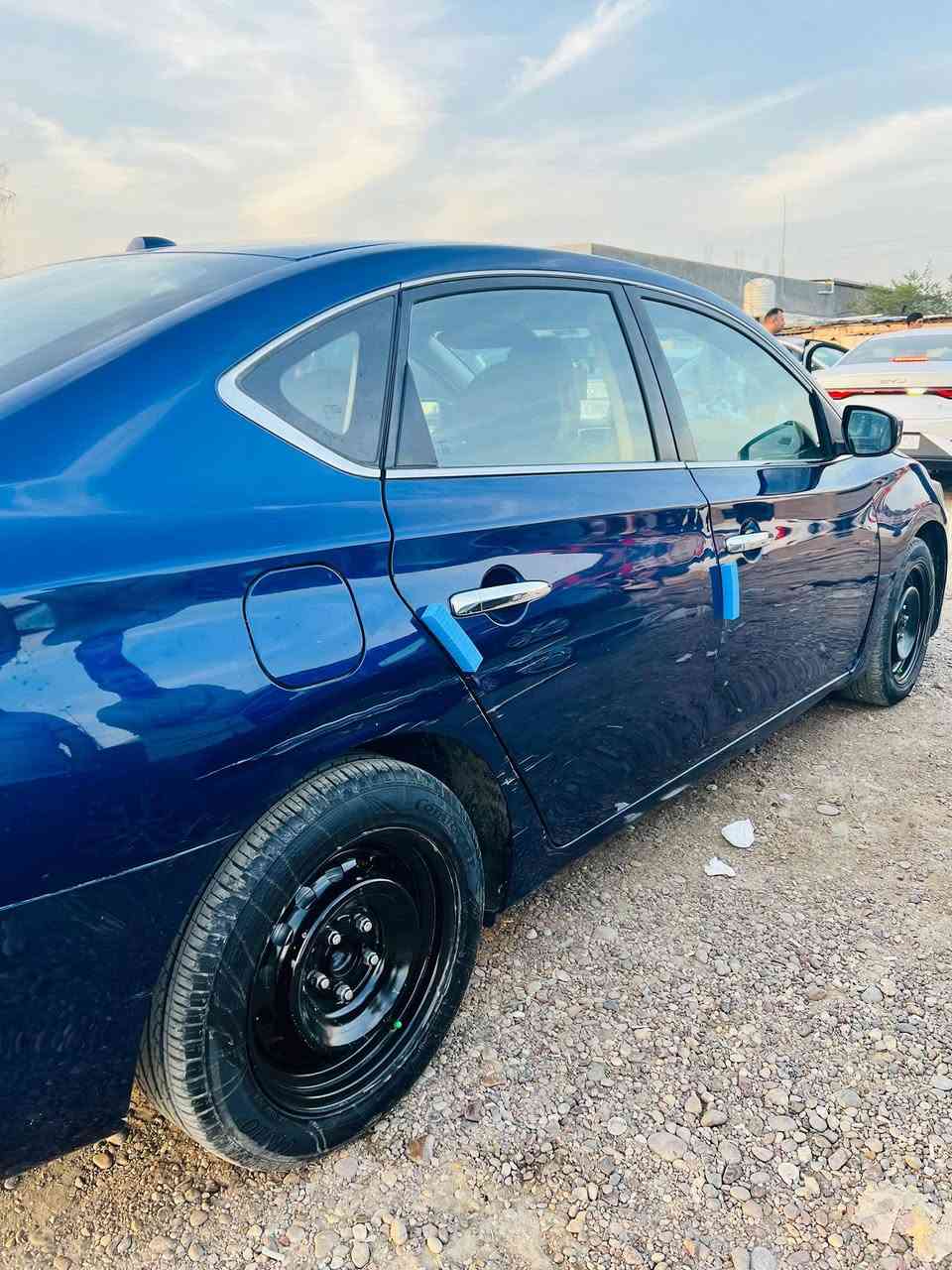 نيسان سنترا sv 2019، حادث دعامية وبنيد مبدل فقط. بالعراق شخط بين الباب والجاملغ الخلفي كما مبين بالصور مع نقص غاز التبريد فقط. كير محرك مكفولات صدر جديد تخم تاير جديد ،، سيارة كاملة باسمي السعر 102 ورقة وبيها مجال بسيط ،،، مكان السيارة بغداد حي العامل. 
للاستفسار ***********
