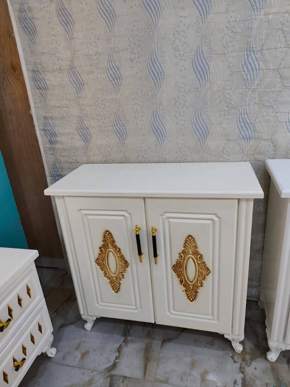 سلام عليكم
متوفر انواع الغرف العراقيه 
التصميم تركي الخشب بلوك 
كل الغرفه 
العنوان ناصرية 
***********
