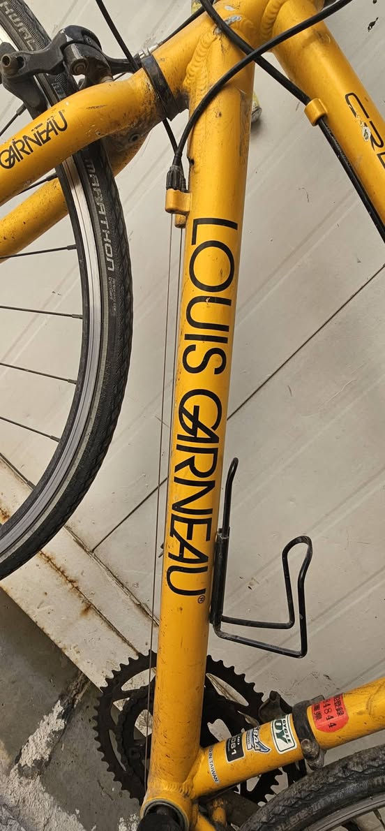 دراجة ياباني  من (ماركة لويس غارنو) (Louis Garneau) بغداد شارع فلسطين 
للإستفسار الاتصال ***********
