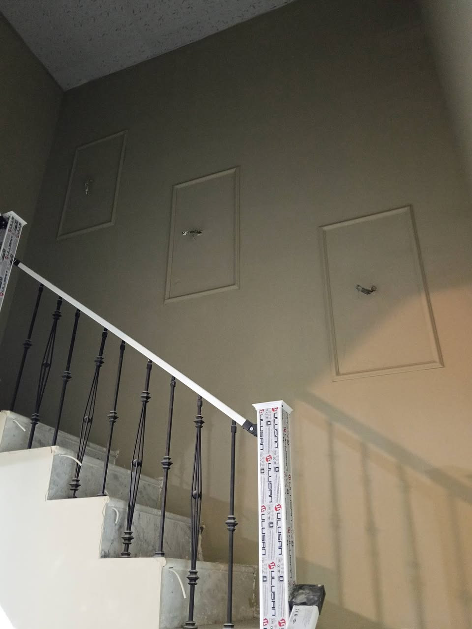 السلام عليكم صباغ داخلي وخارجي
ختصاص( فوم ) سحب ملكي  صبغ اخشاب  طلس عام ترميم   هاذه شغلي وحالين متفرغ  للستفسار *********** واتساب او مراسلت صفحه
