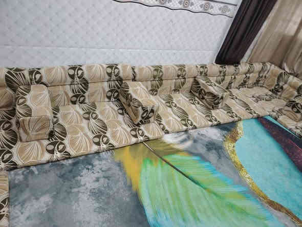 جلسة عربية  جديدة  استخدام قليل جدا 6 منادر و12 ظهر و 2 ركن  و7 تكيات اصلية ربل   مو سفنج السعر 275 العنوان قضاء المدينة *********** واتساب او اتصال
