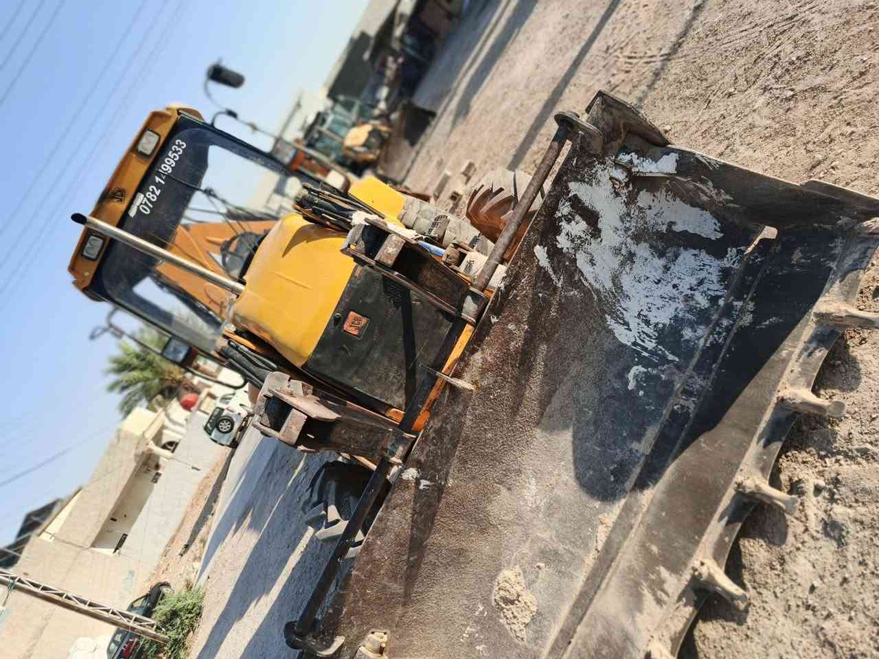 JCB 2009
للبيع جي سي بي  2009
حجرية فول عادي 
سلايت مقص شوكيه كير عادي 4نمر
كلشي على وضع الشركه ما مفتوح برغي 
سنويه لل 26 
السعر 290 وبيه مجال 
شرط التحويل
***********
