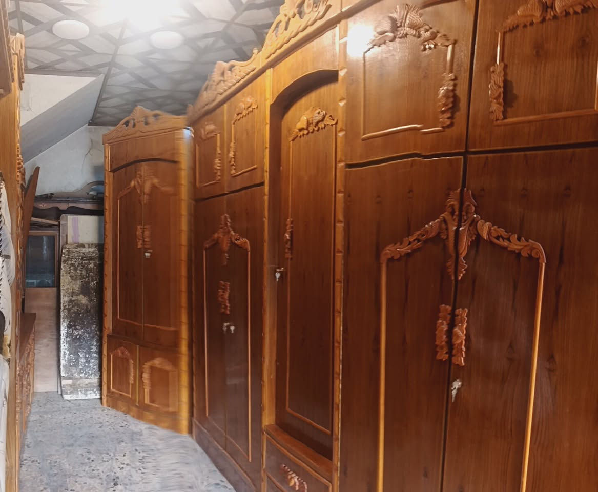 معرض اثاث الدلال لبيع وشراء الاثاث الجديده والمستعملة 

غرفه ابراج 5 ابواب ملحق زان 

موصل حي البكر قرب ساحات الرمل والحصو 

بإدارة/كرم الدليمي 
***********
***********
