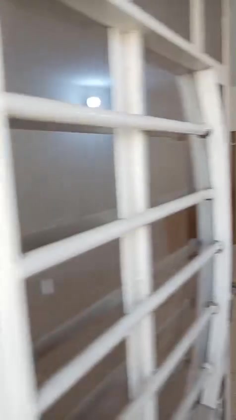 بيت للايجار طابق ثاني جاهز للسكن مع خط مولده في الامين الثانية فلكه الحدادين
***********
