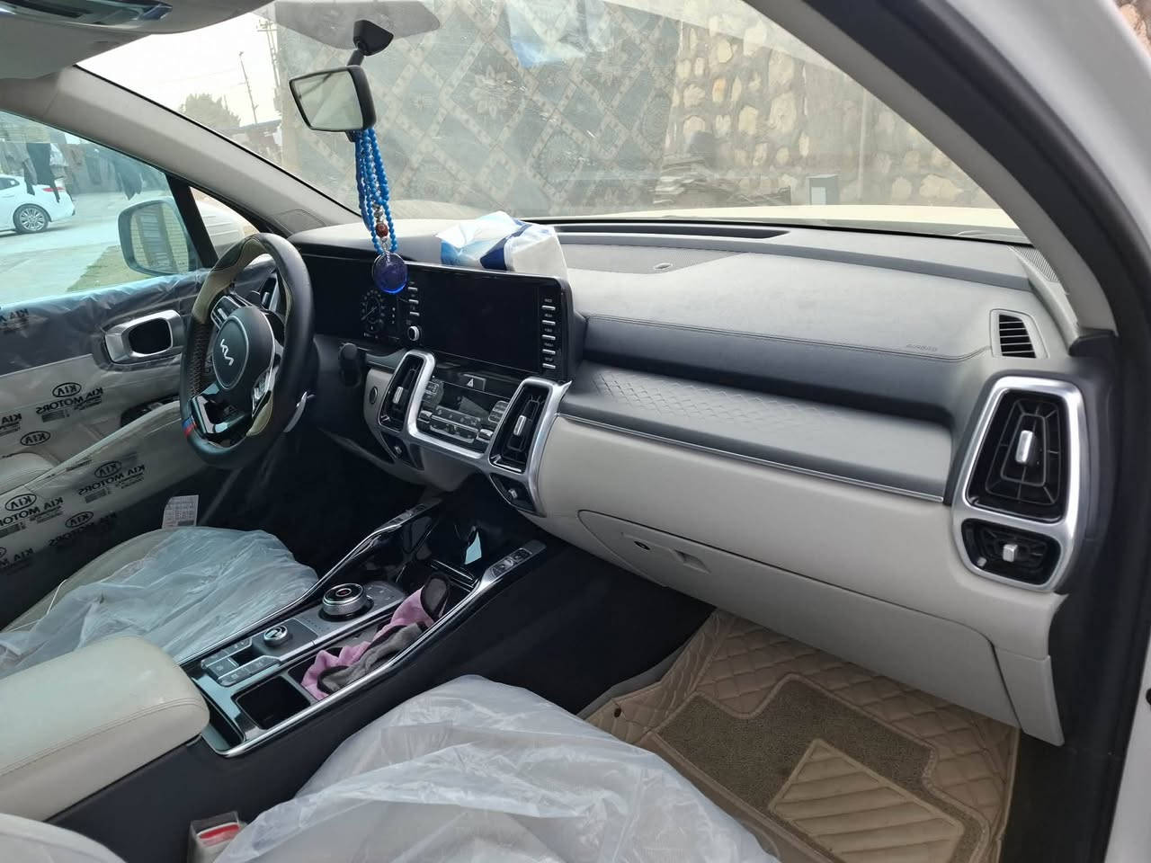 سلام عليكم البيع سيرنتو ٢٢ مكفولة كفاله عامه فول مواصفات vlp السعر ٣ وبيها مجال مكان السيارة الديوانية ***********
