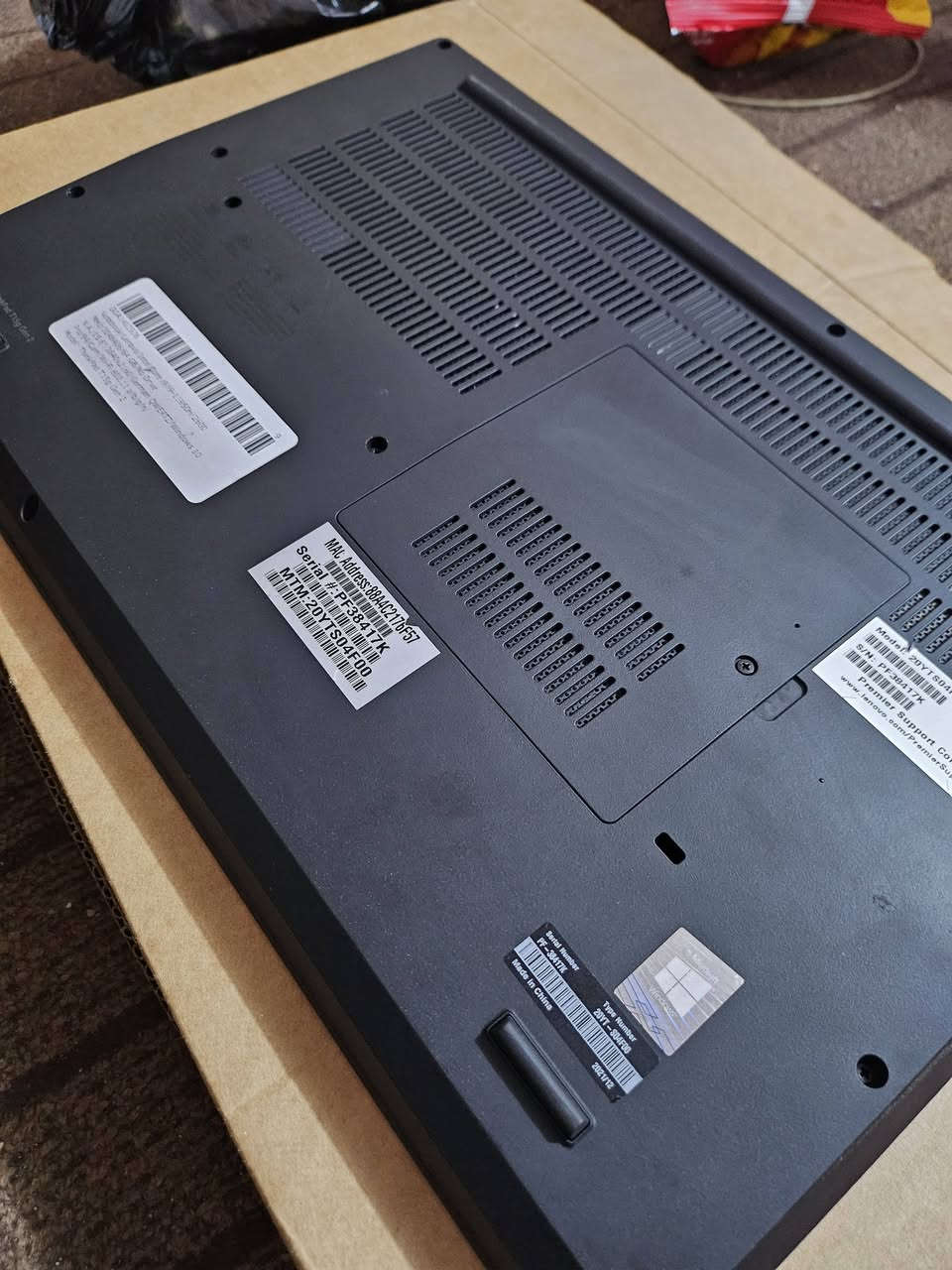 لابتوب lenovo t15 gen 2 pro  i9  للبيع
المواصفات 
I9 11950h 
Ram16 
Rtx 3080m 16gb VRAM Full Watte 
Ssd nvme 512gb 
Screen 4k Ultra HD 60HZ شاشة الوان قوية ودقة عالية بتقنية DSR 
تبريد ضخم من لينوفو 4 فتحات تهوية حرارتها متعبر 75 
طبعا كارتها اقوة  من لابتوبات تجي rtx5060 ومقارب بل قوة لابتوبات rtx 5070 واقوة منهم بل vram يجي 16gb يعني بل العاب تشغيل 2k و 4k بسلاسة ويشغل اقوة لعبة 
جربت علية ريزدنت ايفل ريكويم الجديدة
شغلتها 2k اعدادت مرتفعة انطتني من 80 فريم الى 90 فريم 
وجربتها على ال 4k اطتني حوالي 60 فريم  
لابتوب نظيف جدا 
سعر مليون و 450 الف
رقمي ***********
