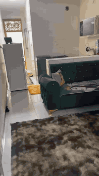 بيت طوابق ثاني للايجار بي أثاث ما عدة غرفت النوم ما بي ***********
