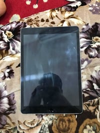 ايباد ٩ البيع مبدل حساس سعره ١٨٠بي مجال رقم وساب ٠٧٧٠٧٩٩٨٤٧١