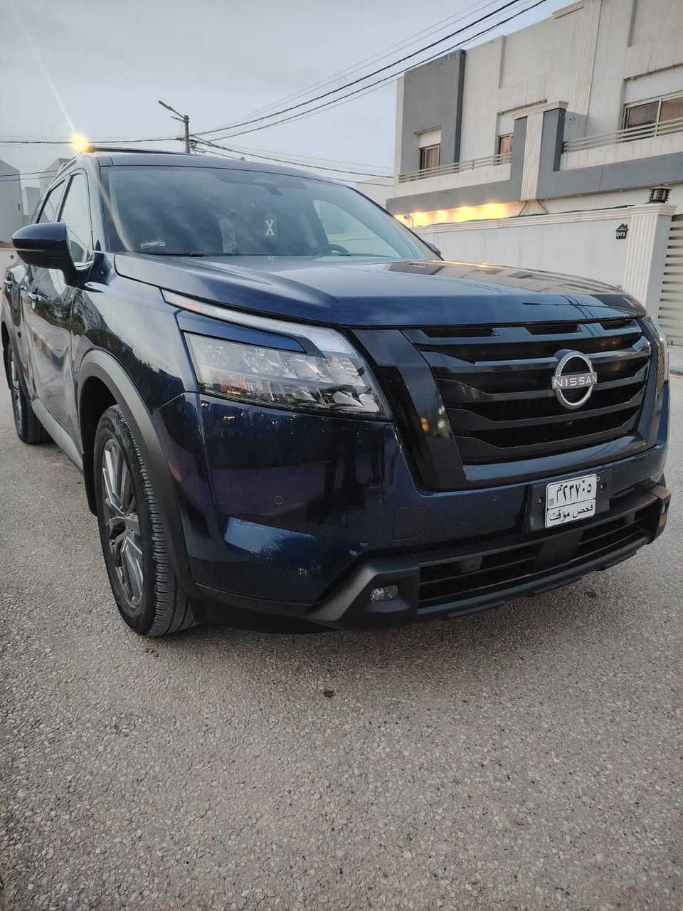 🚗 NISSAN PATHFINDER SL PLUS VIP 4WD - 2023

🔹 المواصفات الأساسية:

- المحرك: 6 سلندر 3.5L
- القوة: 284 حصان
- العزم: 351 نيوتن متر
- الجير: أوتوماتيك 9 سرعات نوع ZF
- المسافة المقطوعة : 17 ألف مايل
- عدد المقاعد: 7 ركاب

📌 الحالة:

- ضربة خفيفة (قبق الجنطة + مقدمة البنيد )
- تم تبديل القطع وكالة 
- السيارة نظيفة جداً (قطرة صبغ ما بيها)

🔥 المواصفات (SL Plus VIP فل كامل):

🎵 الأنظمة الترفيهية:

- نظام صوت BOSE (13 سماعة)
- شاشة لمس 9 إنج
- Apple CarPlay + Android Auto
- شاحن لاسلكي
- منافذ USB + AUX

🛋️ الراحة والداخلية:

- مقاعد جلد VIP
- تحكم كهربائي للمقاعد
- مقاعد تدفئة
- ستيرن تدفئة
- تبريد/تكييف ثلاثي (3 Zone)
- بصمة تشغيل + بصمة 4 أبواب
- تشغيل عن بعد

🛡️ أنظمة الأمان:

- رادار أمامي (تحذير + الحفاظ على المسار)
- رادارات جانبية (نقاط عمياء)
- رادار خلفي
- حساسات أمامية + خلفية
- كاميرات 360°
- مانع انزلاق + ABS
- نظام الثبات الإلكتروني

⚙️ أنظمة القيادة:

- Drive Modes (Eco / Normal / Sport / Snow / Off-road)
- كروز كنترول
- Auto Hold
- هاند بريك إلكتروني
- Auto Start / Stop

📦 الإضافات:

- فتحة سقف بانوراما
- باب خلفي كهربائي
- مرايا كهرباء + طي أوتوماتيك
- إنارة LED أمامية وخلفية

✨ سيارة استخدام خفيف، جاهزة وما تحتاج شي

السعر 250$

📞 للتواصل: ***********
مكان السيارة : بابل / الحله
