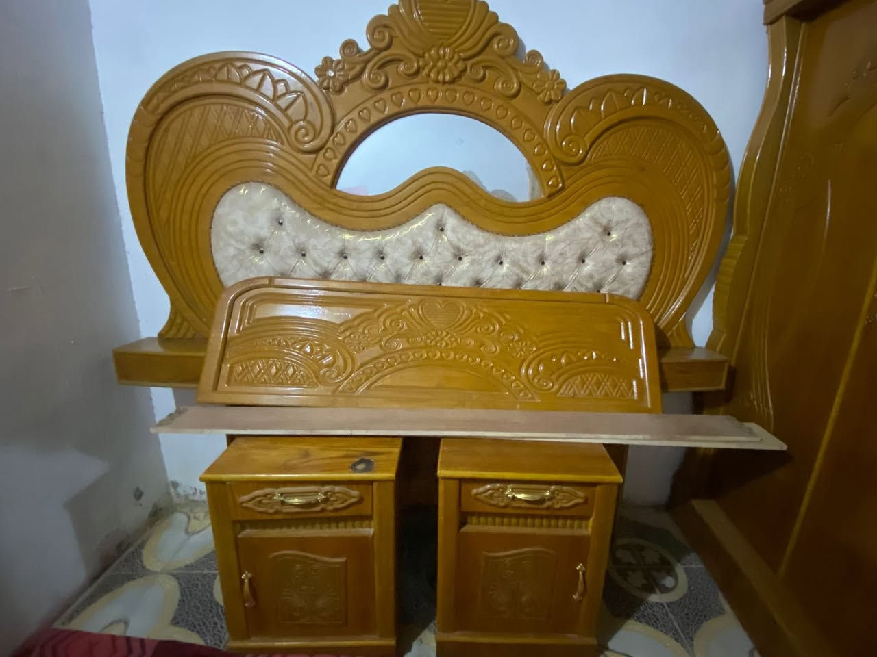 غرفة نجارة عراقية درجة أولى كبيرة الحجم السعر مليون وبيها مجال
للاستفسار ***********
#غرفة #اثاث#نجارة_عراقية
