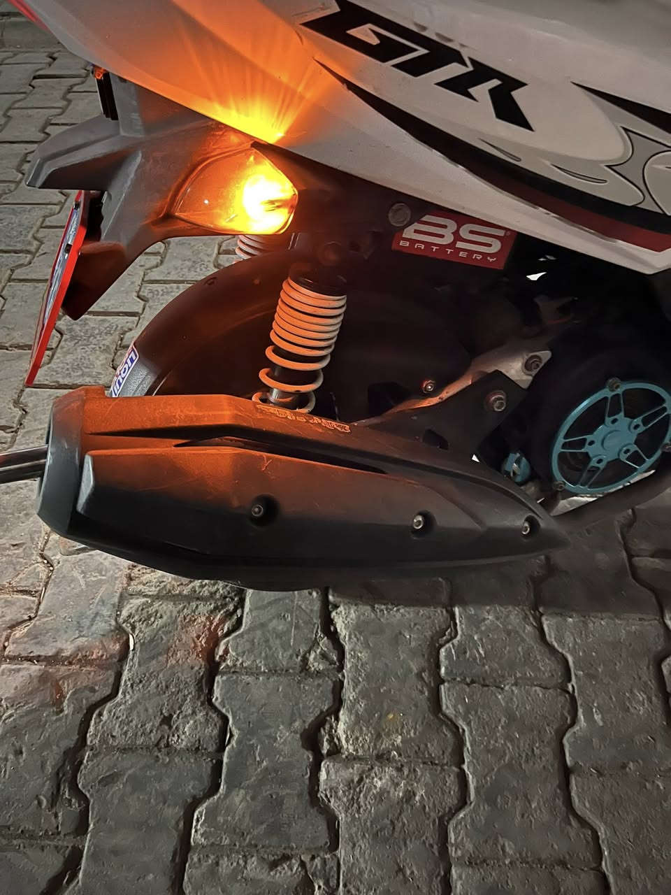 جيتي آر للبيع بلاديه بيهه
كلجات wf أصليات 
قطره اكسل 
قطره دهن 
قبق فلاويت 
فراك رياضي 
قبق بانزين
تعلاكه 
قبق كاعيات 
قاعده رقم شاصي 
فج فرندو 
يدات بريك 
ويدات بانزين أصليات رياضي
عداد حراره/ عداد فولتيه رياضي
دراجه مكفوله كفاله عامه سعر 1350$ بيه مجال بسيط


**إذا كنت صاحب هذا الإعلان وتريد حذفه لأي سبب، رجاءا أرسل رسالة إلى الدعم الفني**