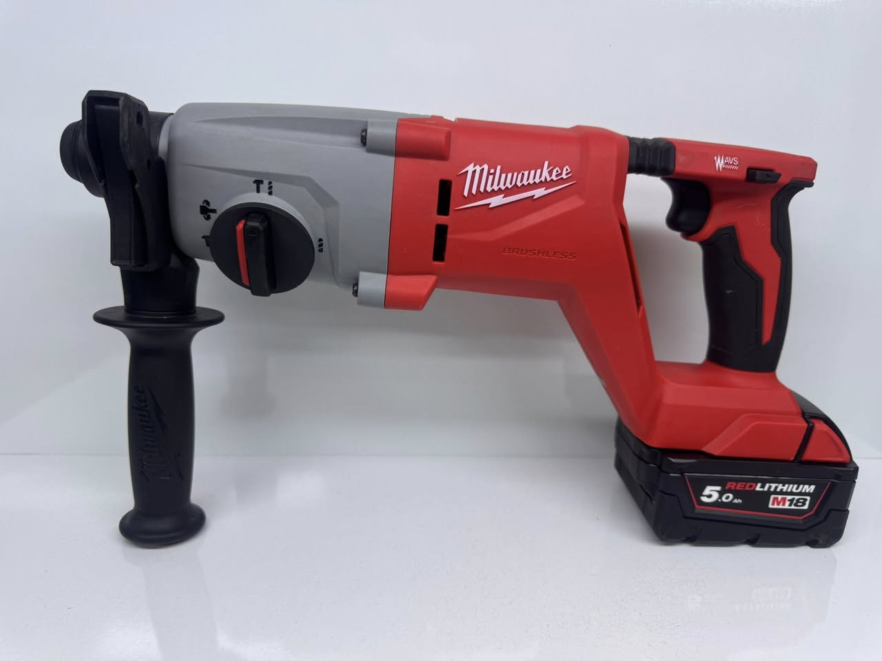 سلام عليكم اخوان
ملواكي اصلي مستخدم كلش قليل مثل ما متشوفه نسبة النضافه 98 /100
توصيل متوفر 
الشراي خاص او واتساب 
*********** واتساب 📞
