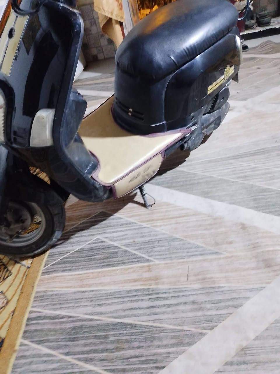 سلام عليكم ماكس بوليس لبيع لسعر 425 كهربايات كله شغاله نكره سلف مكان ناصريه مركز  ***********
