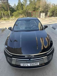 سياره بي وايدي موديل 2025رقم بغداد تحويل مباشر مواصفات معروفه ماشيه 24...