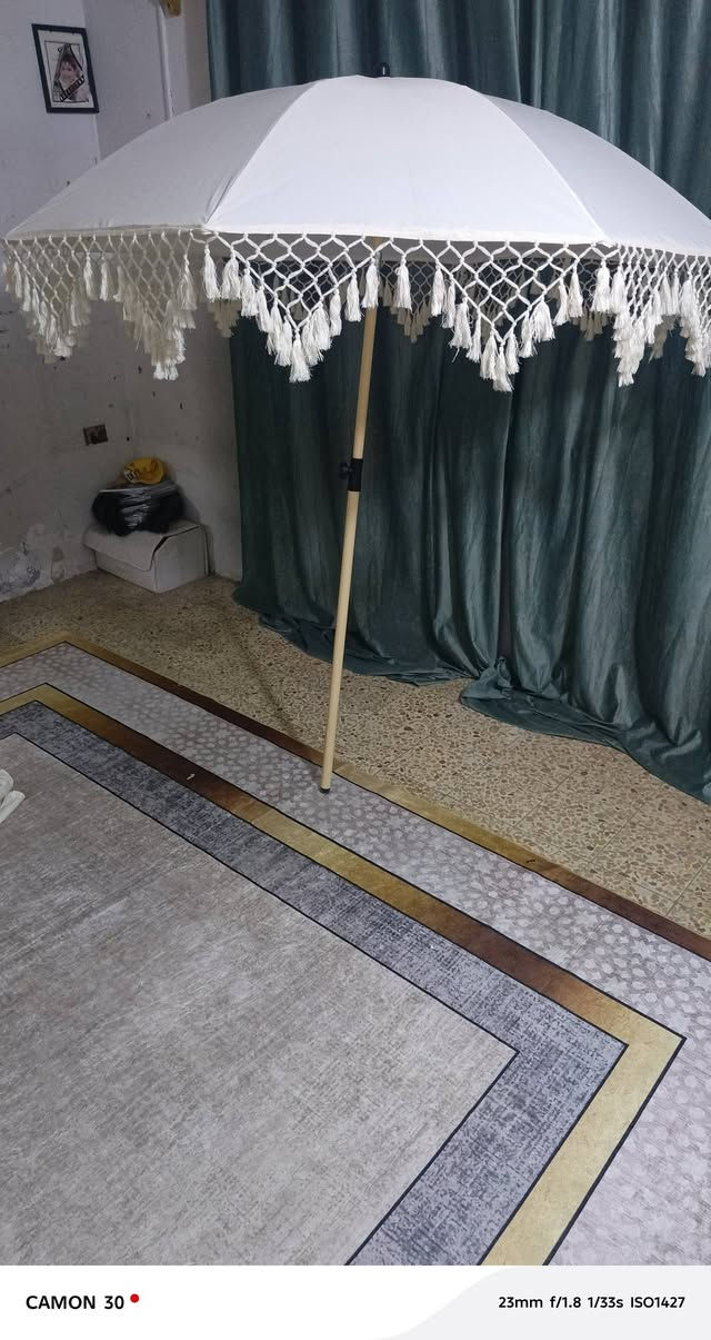 شمسيه بهل جمال كلش حلوه  عرض مترتين ٣٥بغداد ***********
