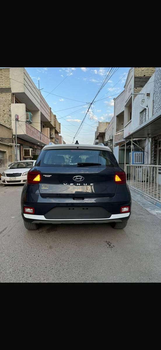 السلام عليكم هونداي فينو موديل 2021
مرقم يغداد
ماشية 40 الف 
حادثها فقط جاملغ ايسر قطعه واحدة 
المواصفات..
السيارة تو كلر لونين 
بصمة 
تشغيل عن بعد
بصمة صندوق
ويل كب
محرك 1600
رادار امامي
رادار جانبي
تدفئه كشنات
شاشة كبيره 
داخل كشنات لونين مخمل و جلد 
كاميرا دوارة
تحديد مسار
كروس سرعه
ثلاث أنظمة قياده

السعر 12500 وبيها مجال للبيع او المراوس حسب القناعة 
***********
