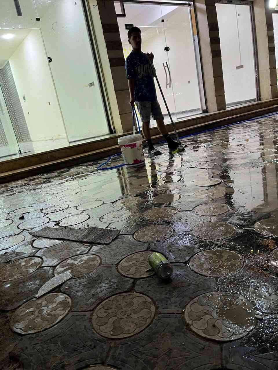 محلات لليجار  اول واحد نزال 6 والعرض 5
ثاني  نزال7 العرض 2 ونص 

موقع الدورة شارع ستين60

يم عامود 1/100واحد

للاستفسار واتساب ***********
