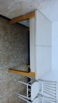 ميز طعام+كراسي نايلون عدد3  تخم   مكتبي جلد   ‏‪07833398907‬‏