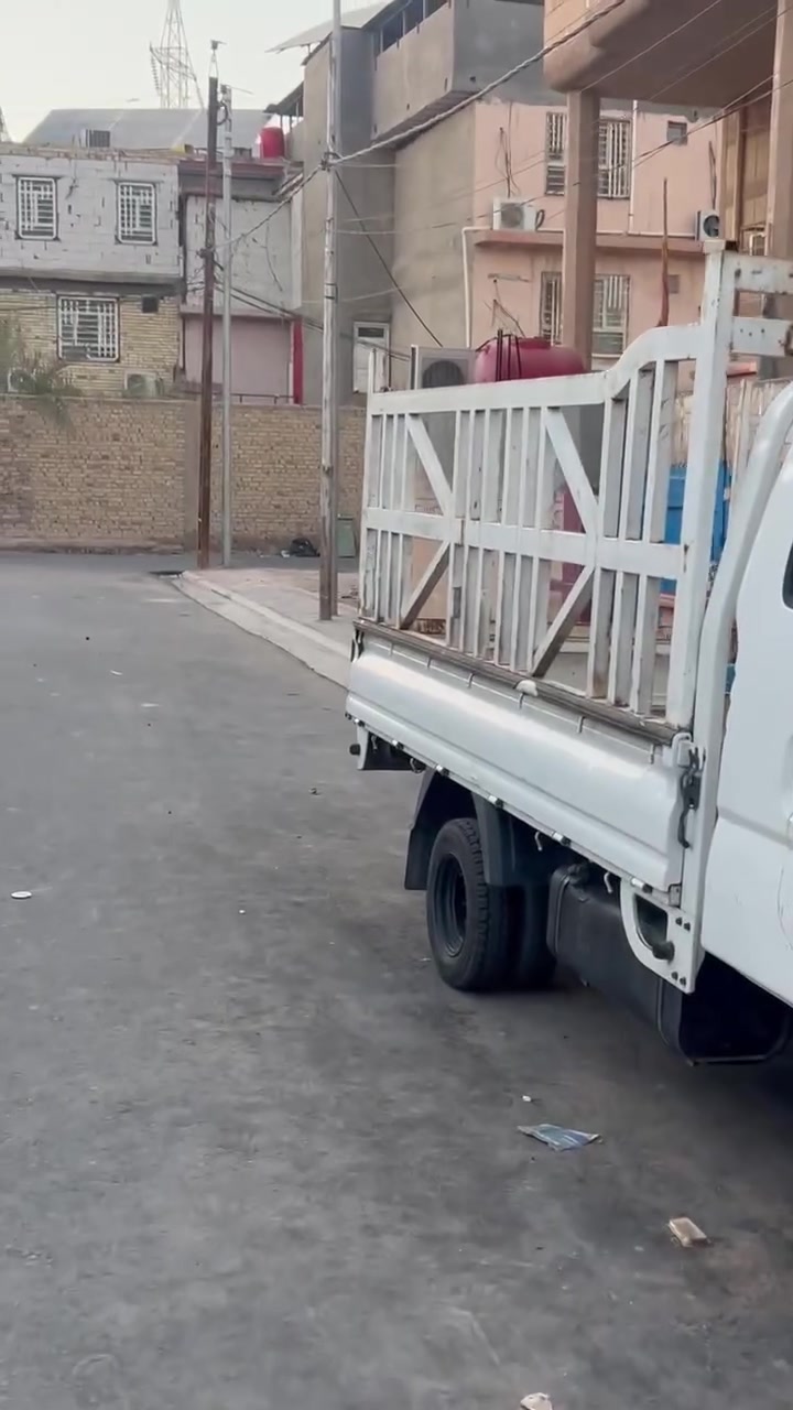 السلام عليكم بيت طابو صرف المساحة 250 متر الموقع حي الرياض الجمعية خلف مثخر الأدوية التفاصيل داخل الفديو كافة الخدمات تبليط مدارس ***********
