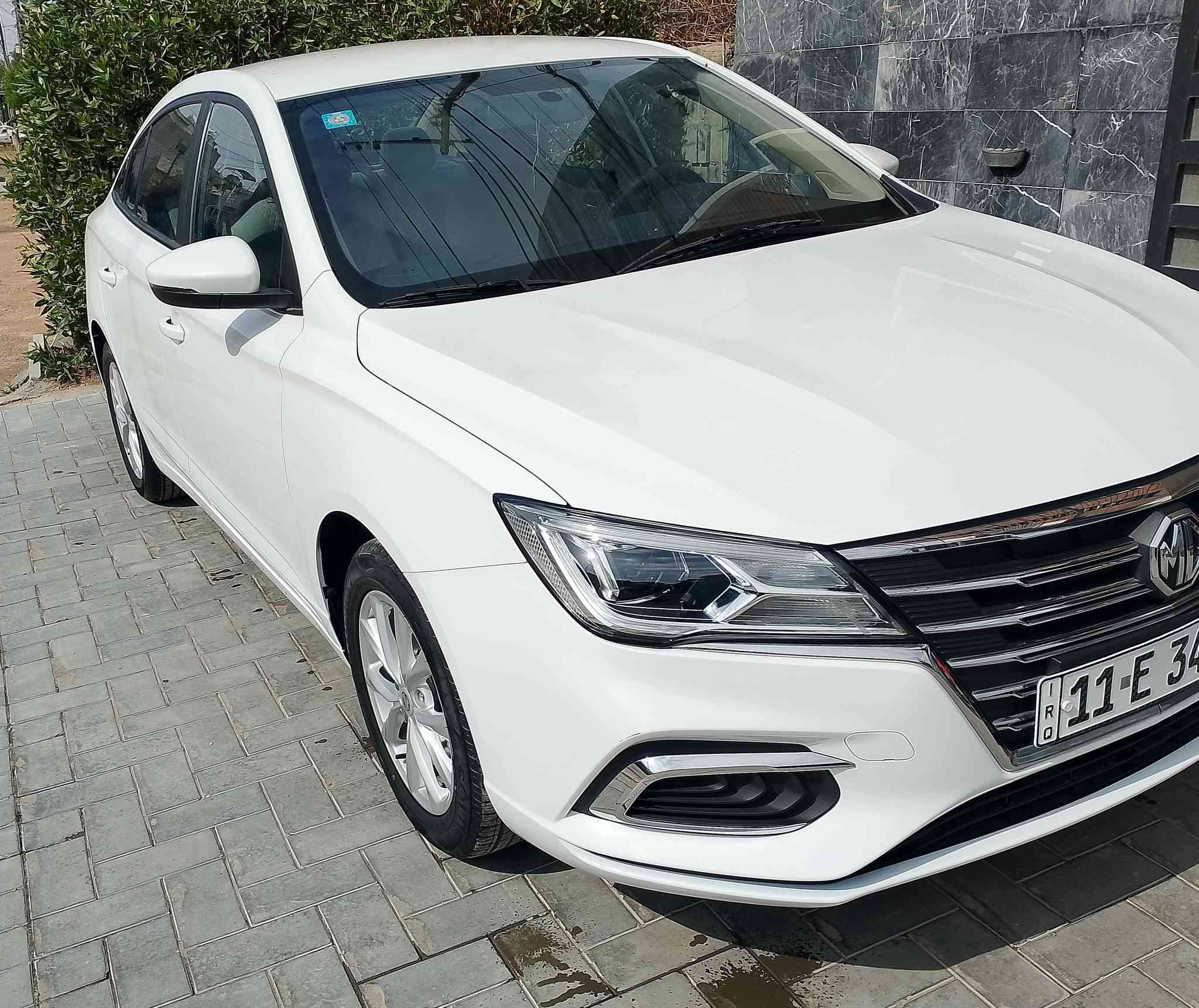 للبيع mg5 موديل 2024  الون ابيض نص فول كاميرا خلفية مشدوده الها رقم بغداد ماشيه 12 مكفوله من الضربه والصبغ والتكحيل فقط رصعه صغيره في السقف من اشتريتها تبديل الدهن والفلاتر كله من الشركه مكانها حي الجامعة شارع كازينو الربيع  السعر 11000$ بيها مجال بسيط رقم الهاتف *********** .
