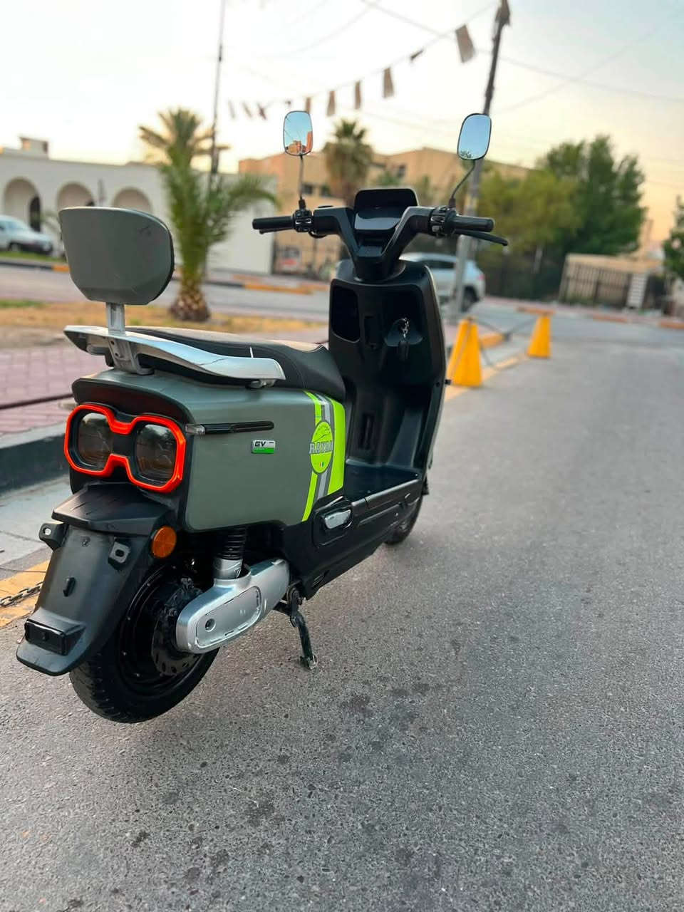سلام عليكم شياب دراجه شحن البيع نوع الريان  ام  عيون جيل ثالث الحديث تجي بصمه سكيورتي  دراجه استخدامها 15 يوم  فقط الله يشهد وصل شراء
 دراجه زلغ مابيها كفاله عامه اي نقص مابيها كلها كامله وجاهزه /مواصفاتها👇

بطاريات عدد (6) كبار دبل 🦾
النوعيه 🪬(الريان/ RAYAN)🪬🧿
3سرعات 🪬
تحمل شخصين🫂
تشغيل  نضامين بصمه او سويج🥇
سرعه الدراجه60🧿🪬
تتحمل وزن عالي جدا🏋🏻‍♀️
نضام  تشغيل عن بعد🤺✅
نضام السرقه 🥷🏻🏃🏻‍♂️
تمشيك (50) كيلو✈️
لون الدراجه مميز كلش
بصمه 💕
كلوب لد ابيض عالي ناصي🔦💕
استان صفح🔆
استان تعليك 🔱

اي استفسار اتصال ✅👇

***********

مكاني بغداد
