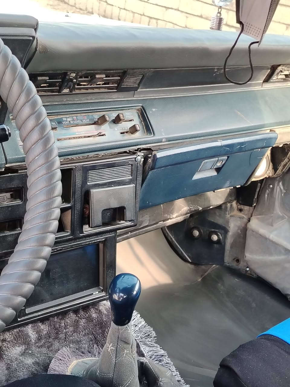 السلام عليكم
سوبر 85 للبيع محرك عمرتو كبل 10 ايام شرط وكير شرط واكسل شرط جوم جدد كهربائي مسجل شاشه سياره حلوه شرط التحويلل
ملاحظة (الوياله بدلتهن ويل كب طخم) لان الصور شوي قديمات السعر 20 وبيها مجال واذا مقدمه زينه وبل شهر هم يرهم 
***********
