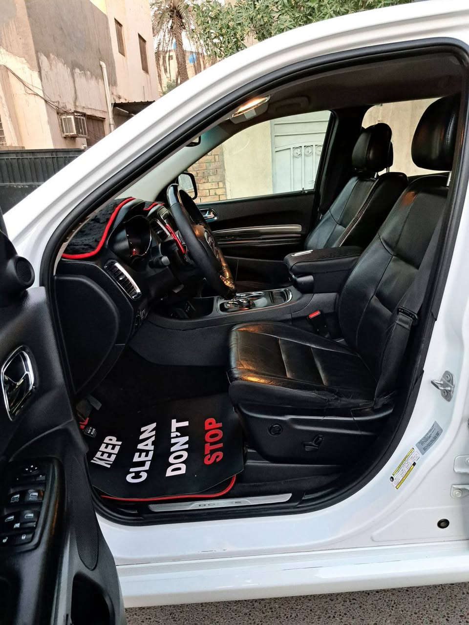 السلام عليكم دورنكو ابيض ٢٠١٧ جيتي جديده ماشيه ٦٠ ألف فول ماعدا الفتحه رقم سليمانيه صور الحادث موجوده وبيها ٣قطع صبغ توحيد لون سياره جاهزه كل نقص مابيها شرط التحويل رقم وهزه جديده السعر ٢٠٠ وبيها مجال بسيط رقم الهاتف للاستفسار *********** عنواني بغداد الدوره
