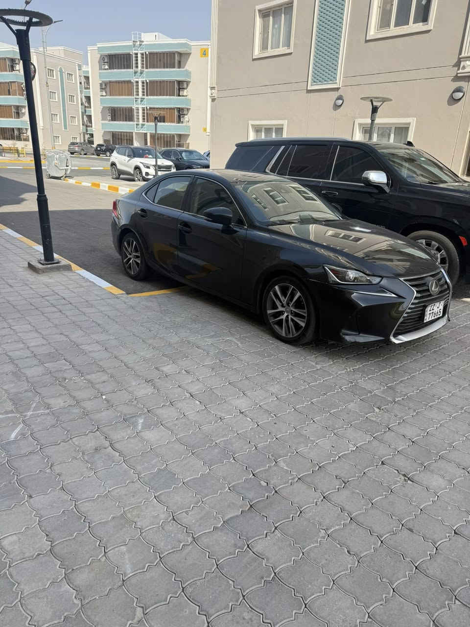 سلام عليكم شباب لكزز مديل 19 فول للبيع او مراوس بكامري شكل جديد نوع السياره اي اس 200 ت استفسار اكثل اتصل على الرقم***********
