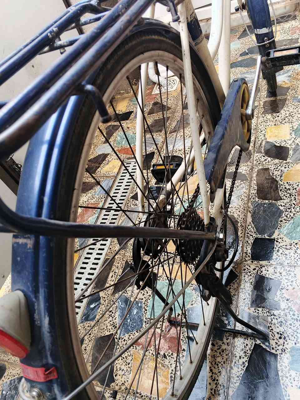 سلام عليكم
بايسكل للبيع ياباني. حجم 27 -6كير وحساس

سعره 75

مكاني بغداد الدوره رقم ***********
